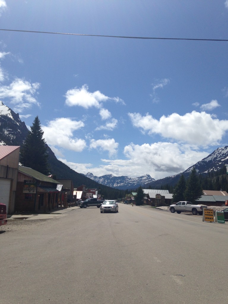 A quick stop in Cooke City. Random tidbit: the year-round population (according to my new pal at the gas station) is 89.